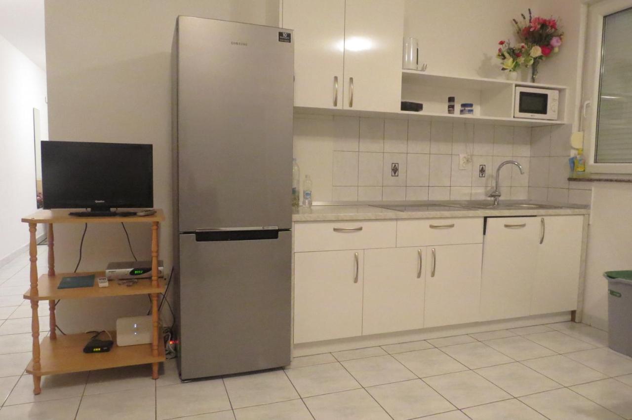 Appartement Modra Kuca à Mandre Extérieur photo
